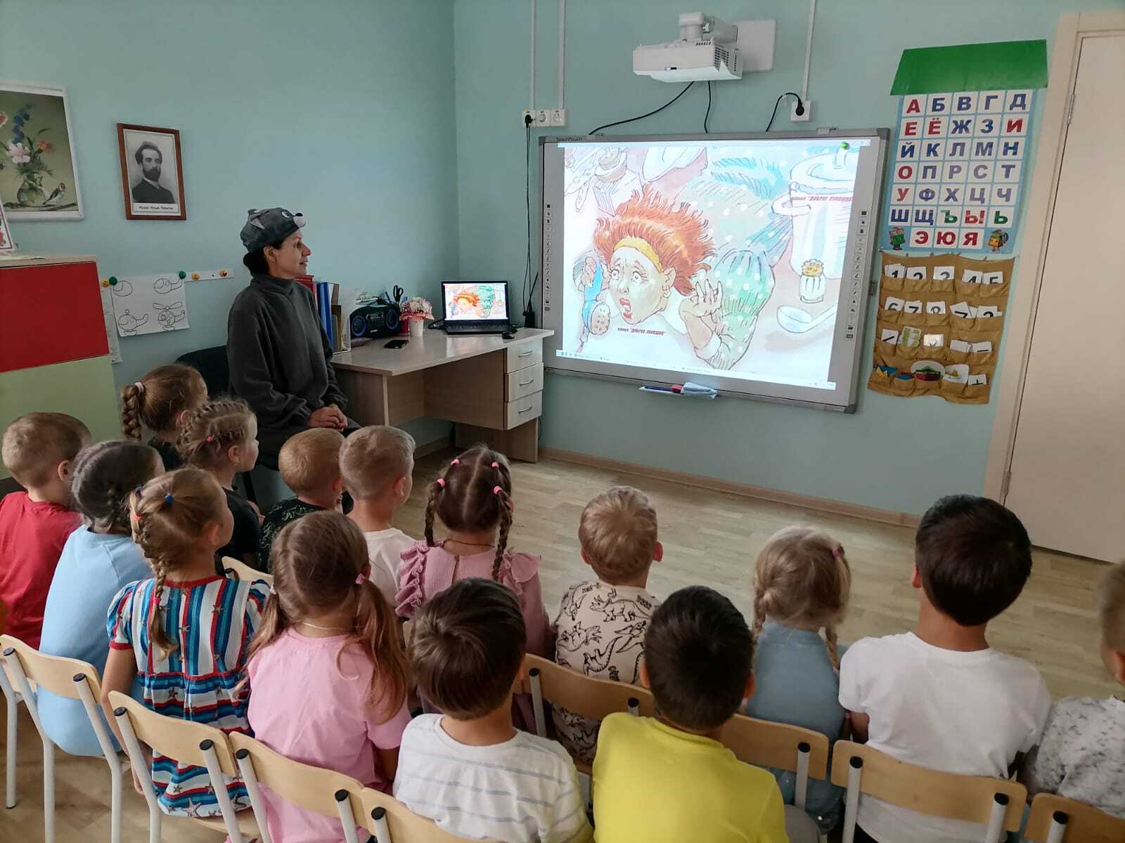 3 3
